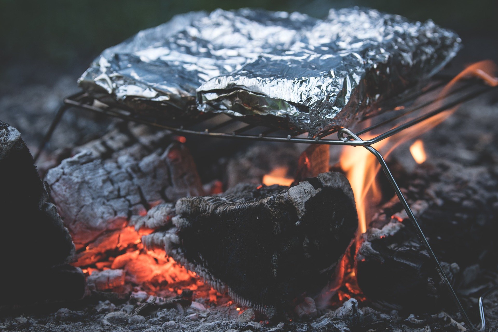 Bonfire Cooking - DIY Alternative to a BBQ - Climadoor